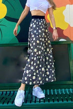 Load image into Gallery viewer, daisy midi skirt