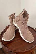 Load image into Gallery viewer, sock it to me shoe