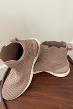 Load image into Gallery viewer, sock it to me shoe