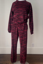 Load image into Gallery viewer, crimson tiger sweat suit