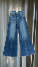 Load image into Gallery viewer, fan the flare jeans
